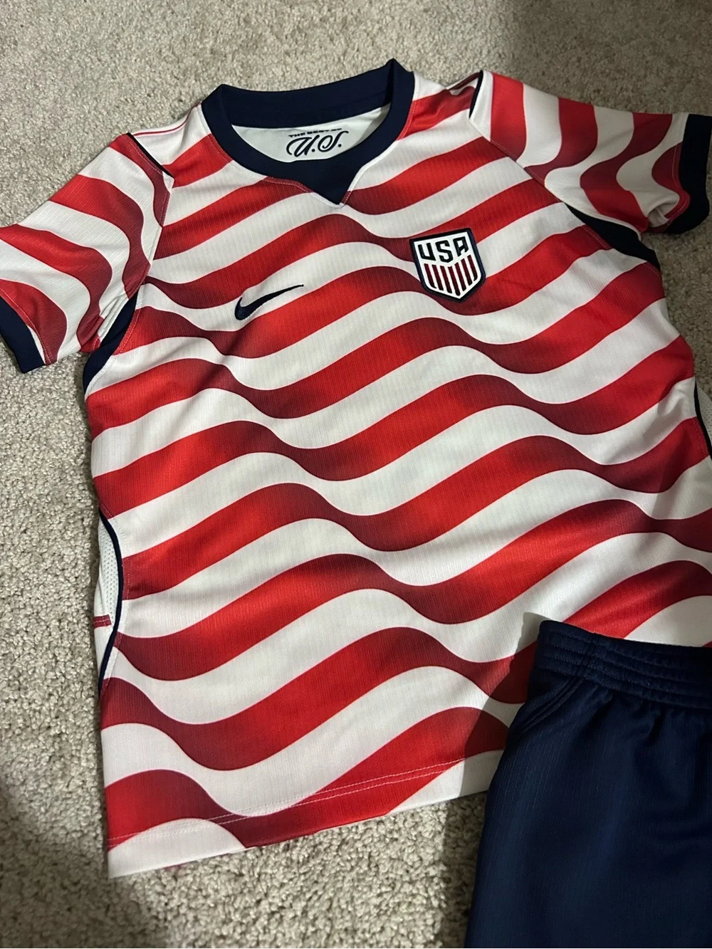 NWOT USMNT 2026 Stadium Home
Little Kids Nike Soccer 3-Piece Kit- Size L - Picture 5 of 13